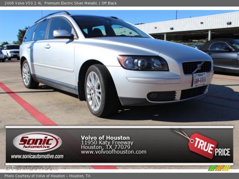 Premium Electric Silver Metallic / Off Black 2006 Volvo V50 2.4i
