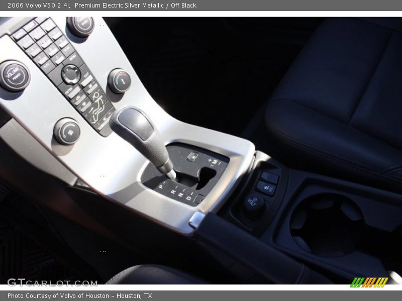 Premium Electric Silver Metallic / Off Black 2006 Volvo V50 2.4i