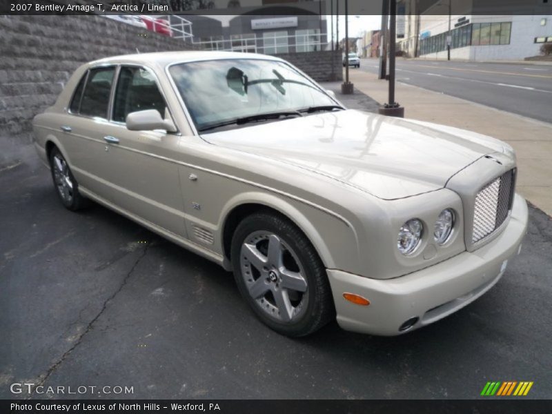 Front 3/4 View of 2007 Arnage T