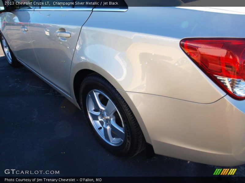 Champagne Silver Metallic / Jet Black 2013 Chevrolet Cruze LT