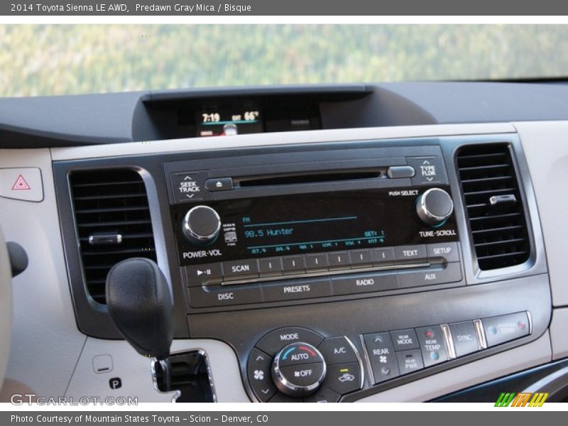 Audio System of 2014 Sienna LE AWD