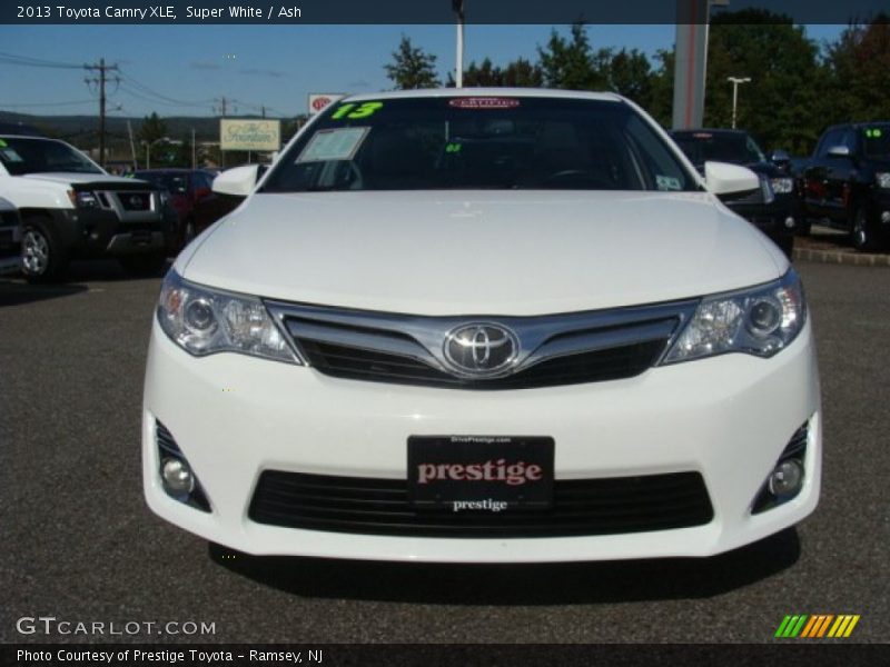 Super White / Ash 2013 Toyota Camry XLE
