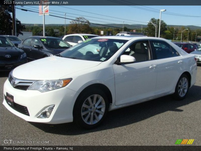 Super White / Ash 2013 Toyota Camry XLE