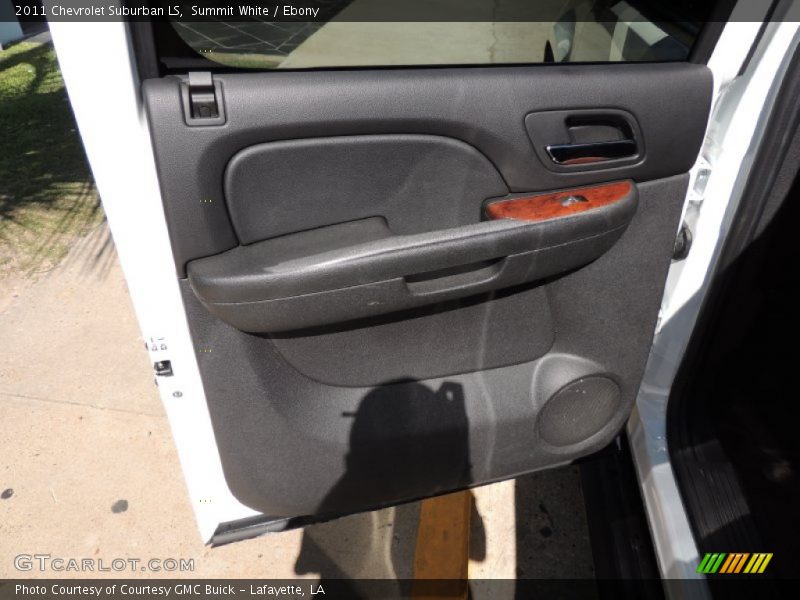 Summit White / Ebony 2011 Chevrolet Suburban LS