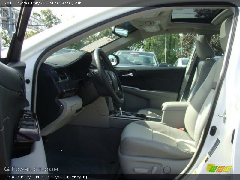 Super White / Ash 2013 Toyota Camry XLE