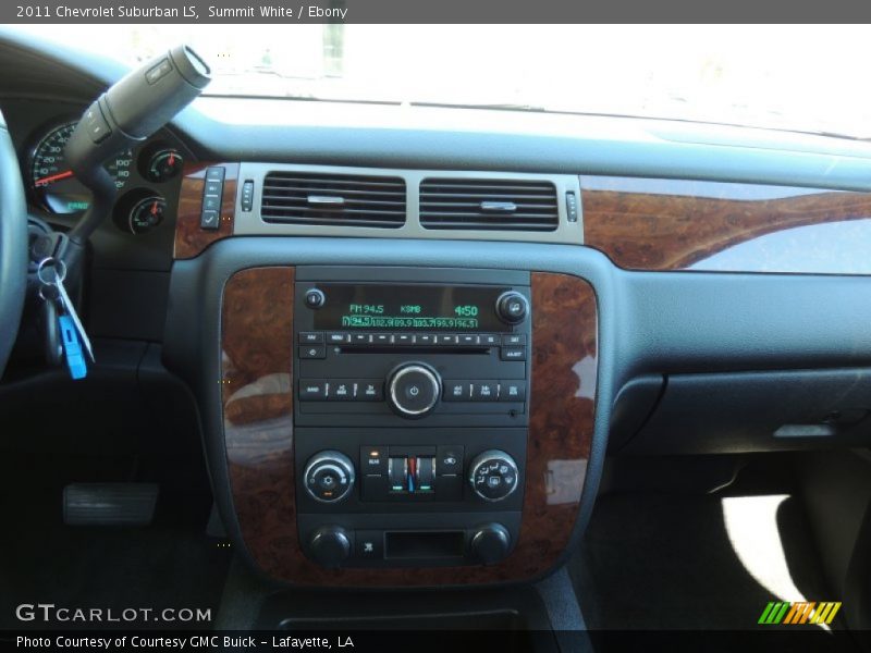 Summit White / Ebony 2011 Chevrolet Suburban LS