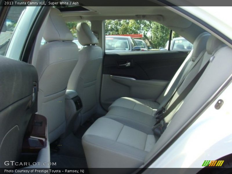 Super White / Ash 2013 Toyota Camry XLE