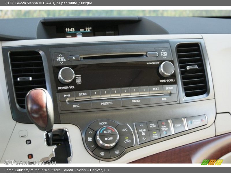 Audio System of 2014 Sienna XLE AWD