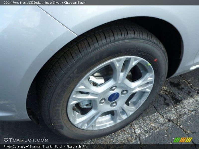 Ingot Silver / Charcoal Black 2014 Ford Fiesta SE Sedan