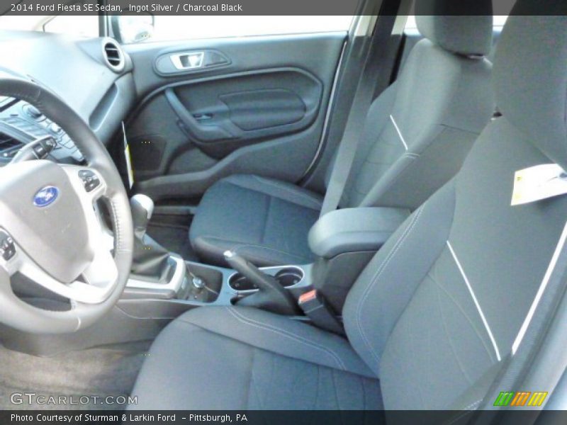 Ingot Silver / Charcoal Black 2014 Ford Fiesta SE Sedan