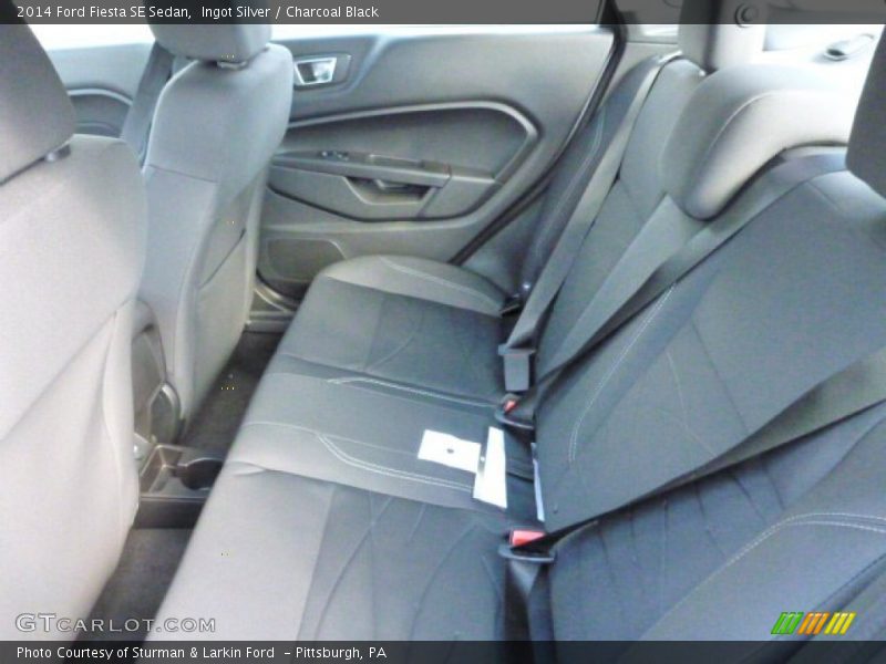 Ingot Silver / Charcoal Black 2014 Ford Fiesta SE Sedan
