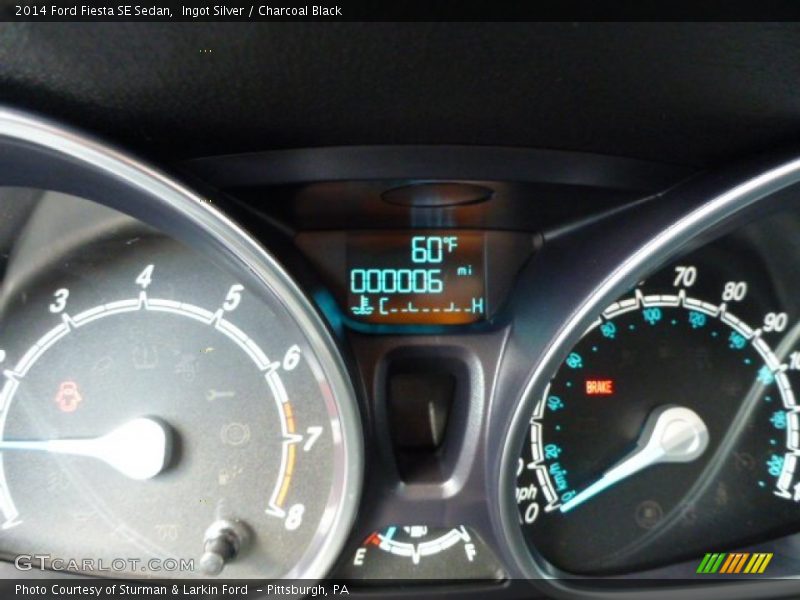 Ingot Silver / Charcoal Black 2014 Ford Fiesta SE Sedan