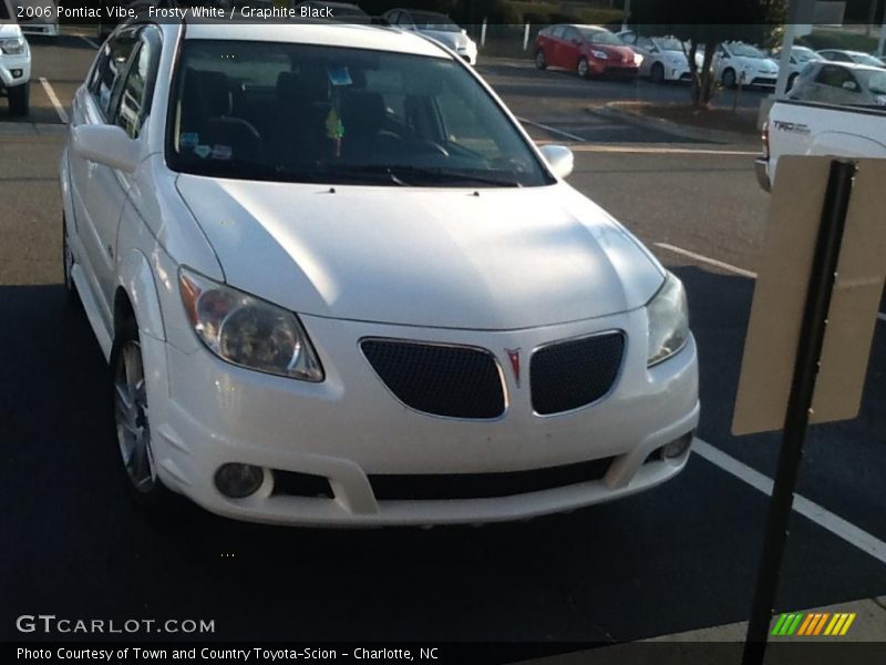 Frosty White / Graphite Black 2006 Pontiac Vibe