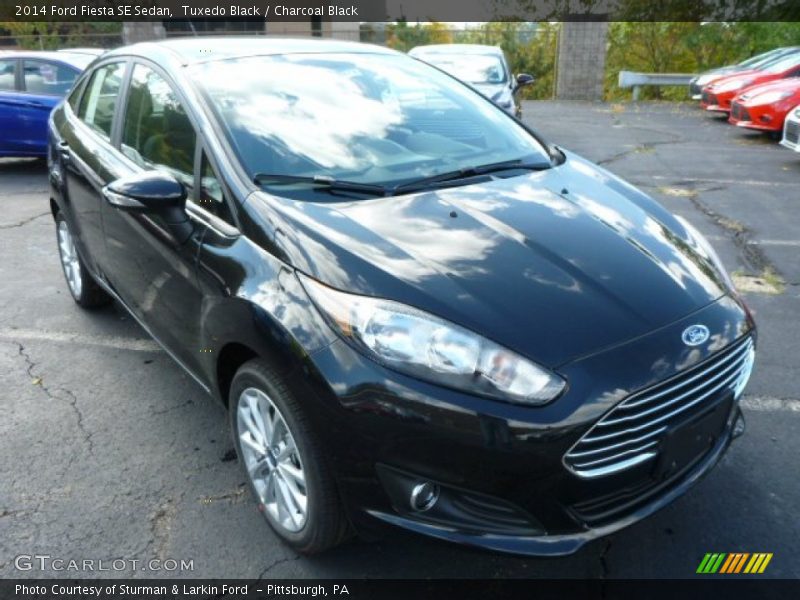 Tuxedo Black / Charcoal Black 2014 Ford Fiesta SE Sedan