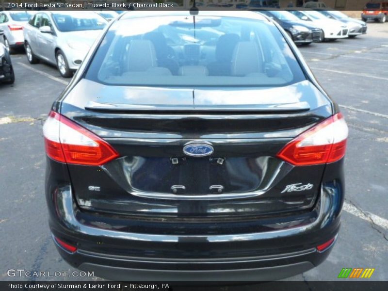 Tuxedo Black / Charcoal Black 2014 Ford Fiesta SE Sedan