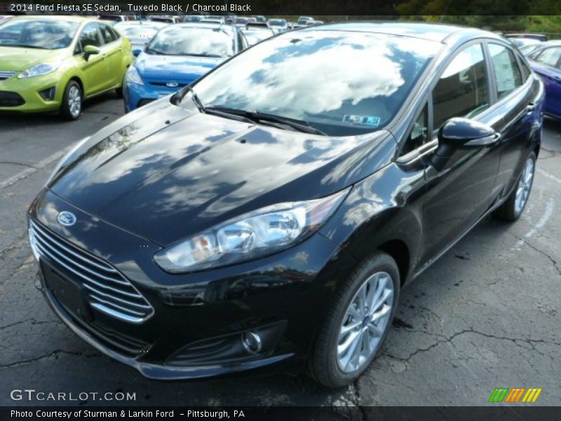 Tuxedo Black / Charcoal Black 2014 Ford Fiesta SE Sedan