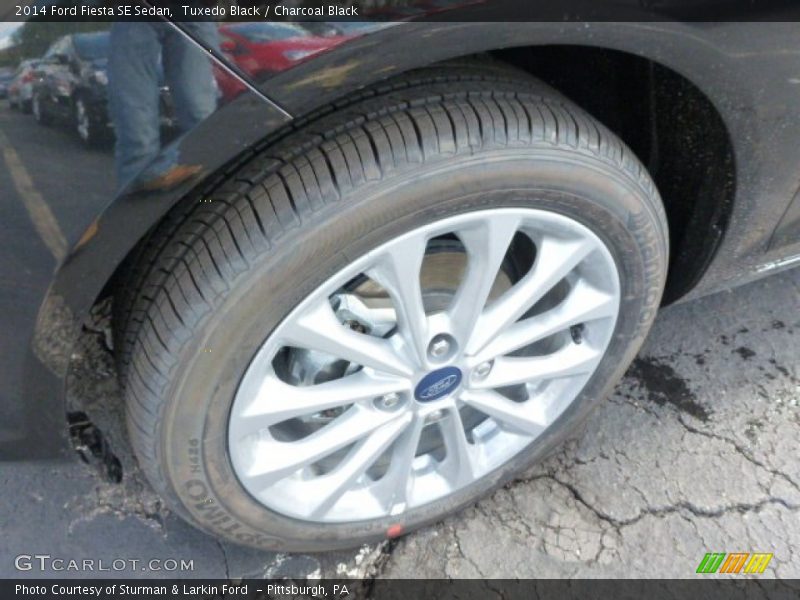 Tuxedo Black / Charcoal Black 2014 Ford Fiesta SE Sedan