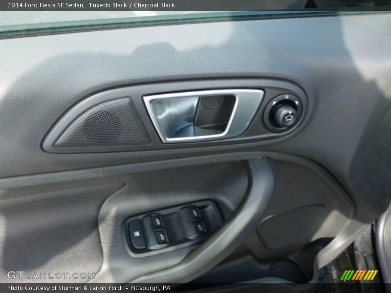 Tuxedo Black / Charcoal Black 2014 Ford Fiesta SE Sedan
