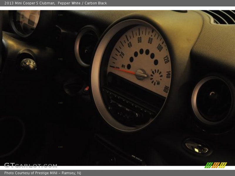 Pepper White / Carbon Black 2013 Mini Cooper S Clubman