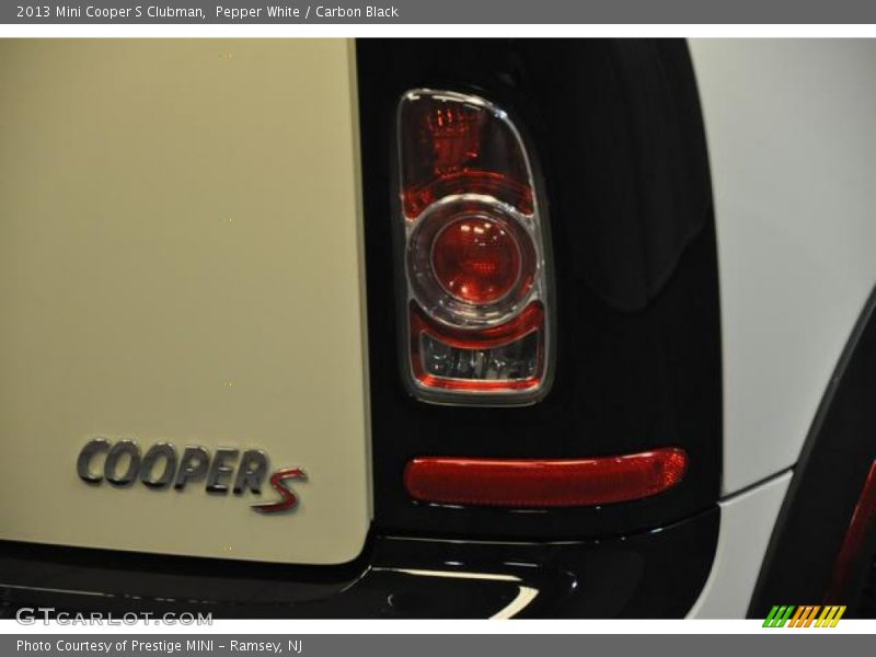 Pepper White / Carbon Black 2013 Mini Cooper S Clubman