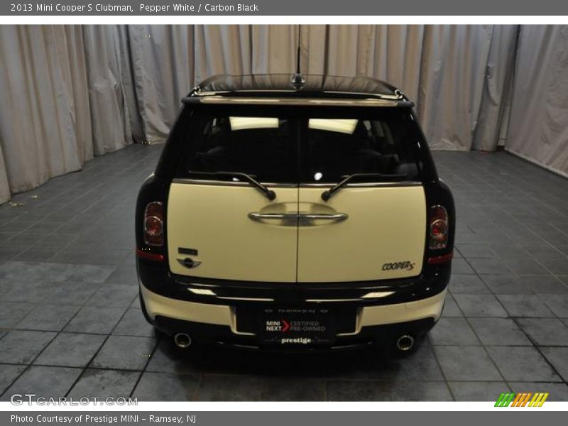 Pepper White / Carbon Black 2013 Mini Cooper S Clubman