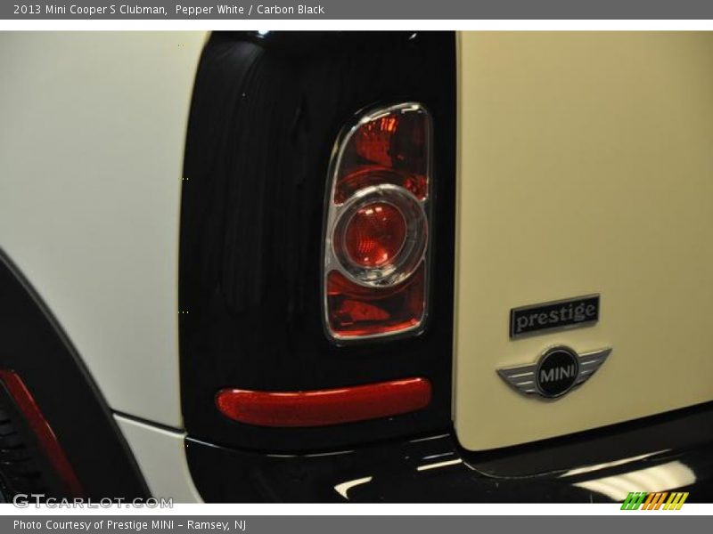 Pepper White / Carbon Black 2013 Mini Cooper S Clubman