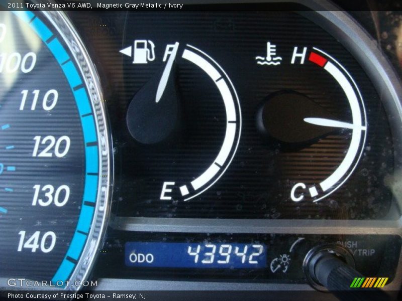 Magnetic Gray Metallic / Ivory 2011 Toyota Venza V6 AWD