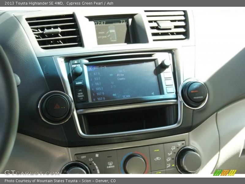 Cypress Green Pearl / Ash 2013 Toyota Highlander SE 4WD