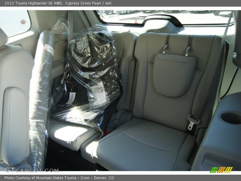 Cypress Green Pearl / Ash 2013 Toyota Highlander SE 4WD