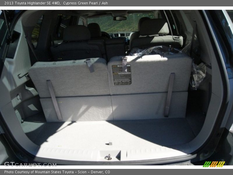 Cypress Green Pearl / Ash 2013 Toyota Highlander SE 4WD