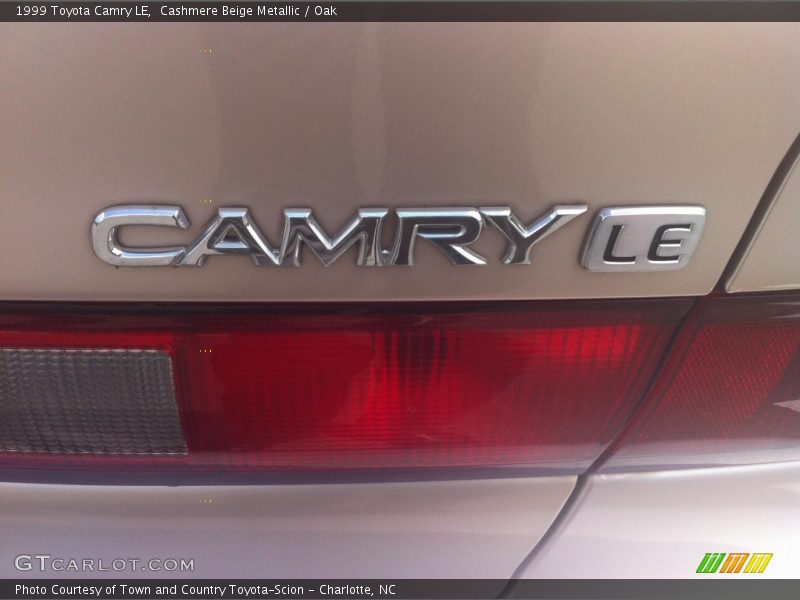 Cashmere Beige Metallic / Oak 1999 Toyota Camry LE