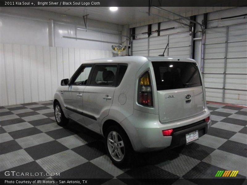 Bright Silver / Black Soul Logo Cloth 2011 Kia Soul +
