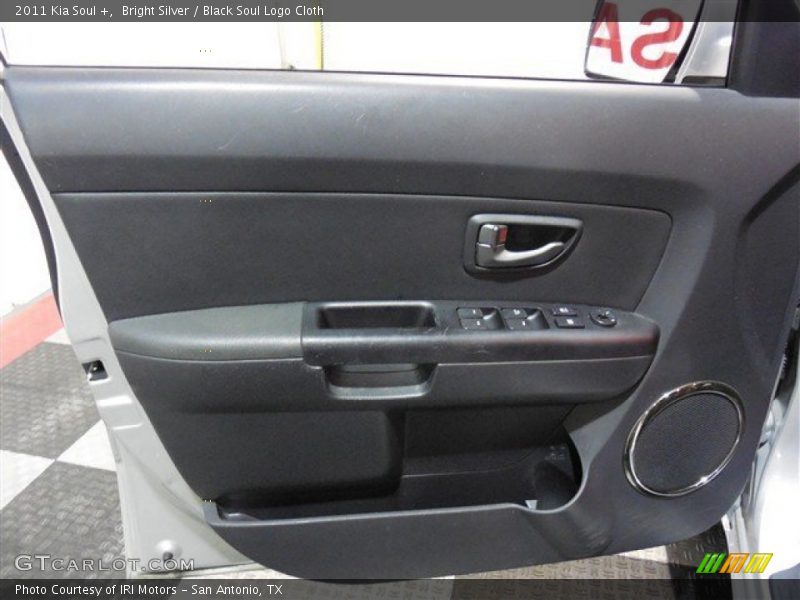 Bright Silver / Black Soul Logo Cloth 2011 Kia Soul +