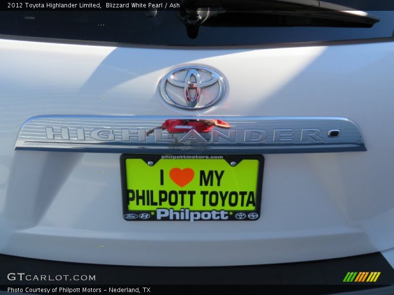 Blizzard White Pearl / Ash 2012 Toyota Highlander Limited