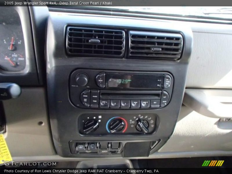 Deep Beryl Green Pearl / Khaki 2005 Jeep Wrangler Sport 4x4