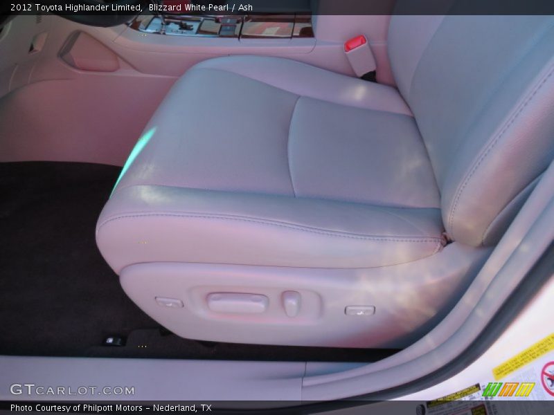 Blizzard White Pearl / Ash 2012 Toyota Highlander Limited