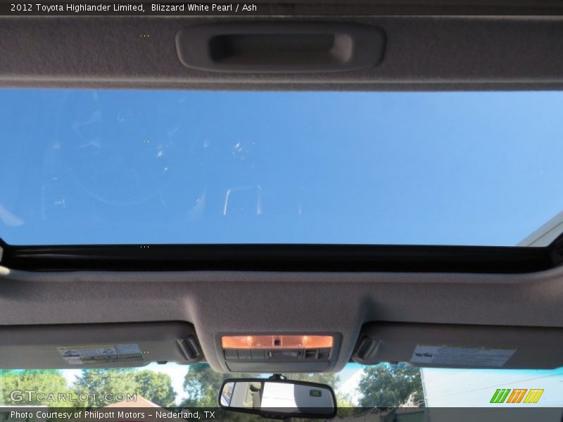 Blizzard White Pearl / Ash 2012 Toyota Highlander Limited