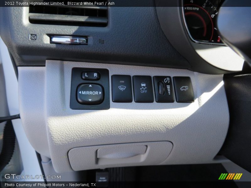 Blizzard White Pearl / Ash 2012 Toyota Highlander Limited