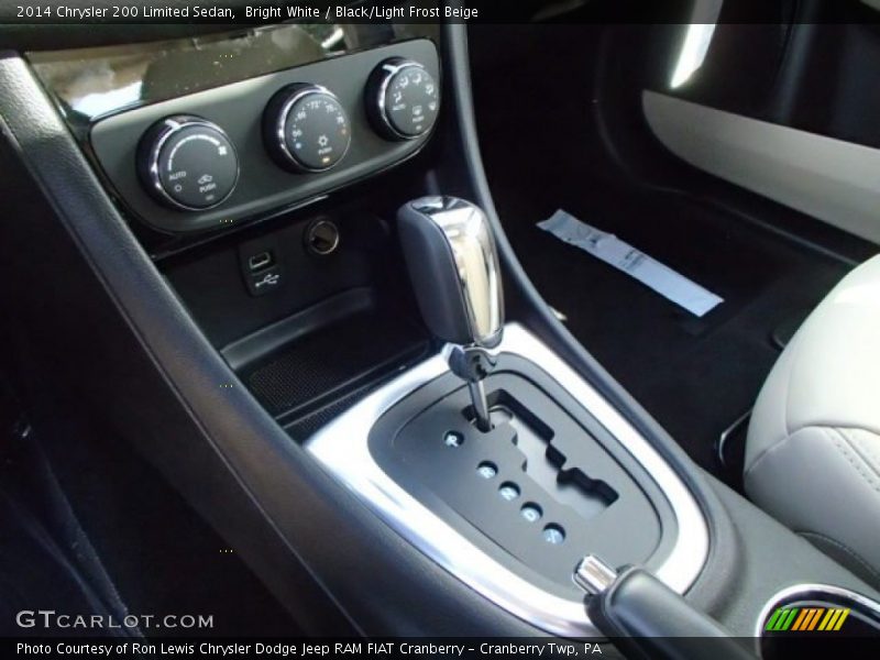 Bright White / Black/Light Frost Beige 2014 Chrysler 200 Limited Sedan