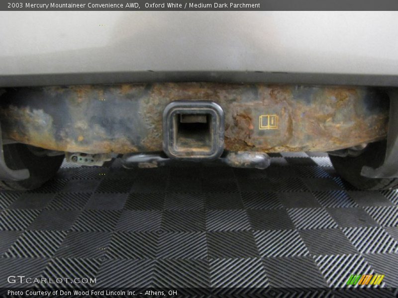 Oxford White / Medium Dark Parchment 2003 Mercury Mountaineer Convenience AWD
