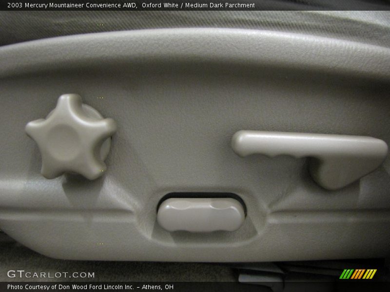 Oxford White / Medium Dark Parchment 2003 Mercury Mountaineer Convenience AWD