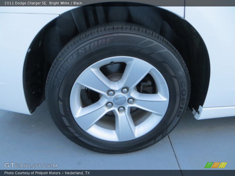 Bright White / Black 2011 Dodge Charger SE
