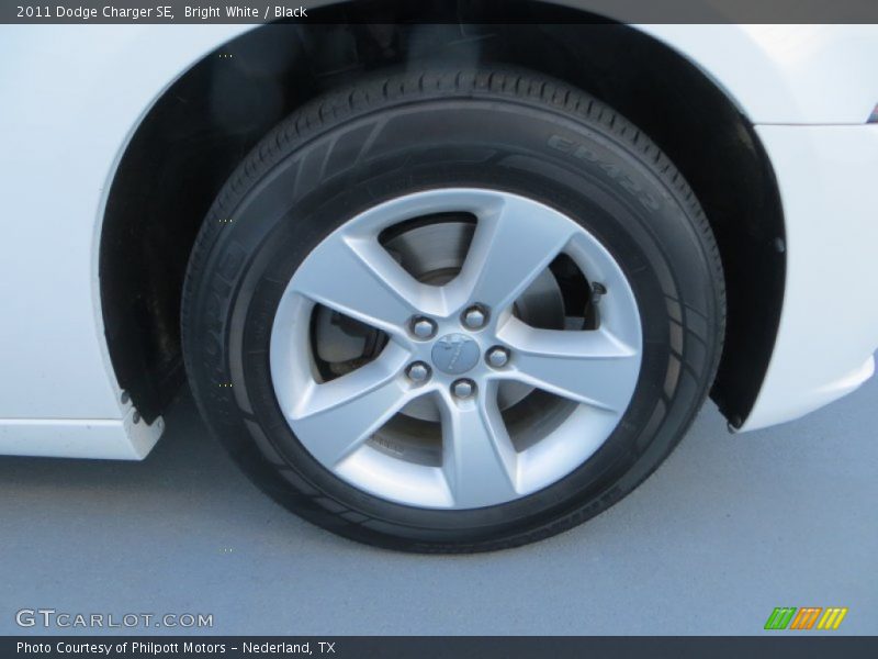 Bright White / Black 2011 Dodge Charger SE