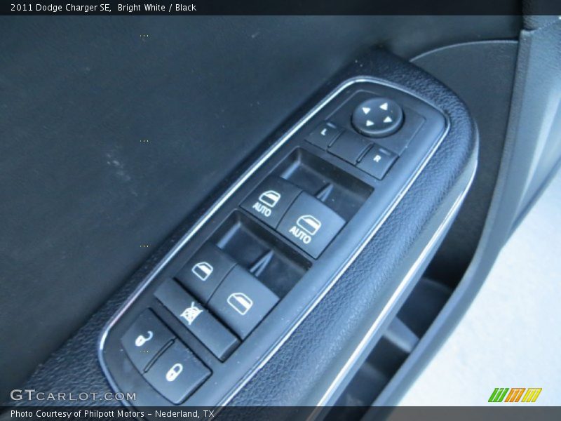 Bright White / Black 2011 Dodge Charger SE