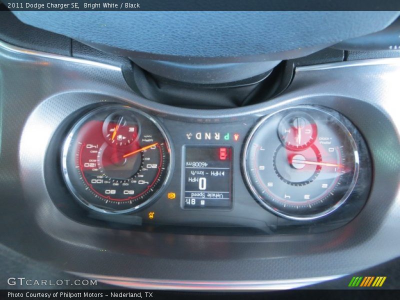 Bright White / Black 2011 Dodge Charger SE