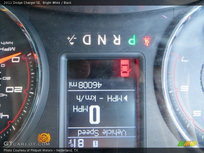 Bright White / Black 2011 Dodge Charger SE