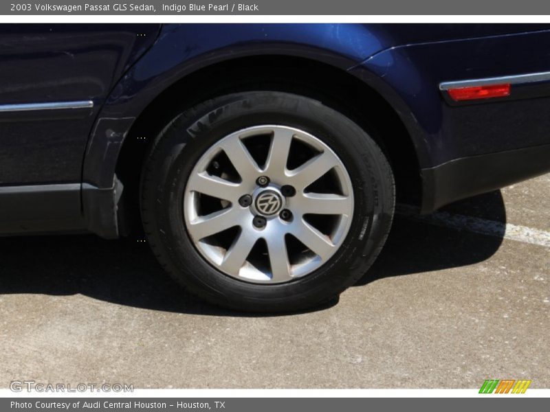 Indigo Blue Pearl / Black 2003 Volkswagen Passat GLS Sedan
