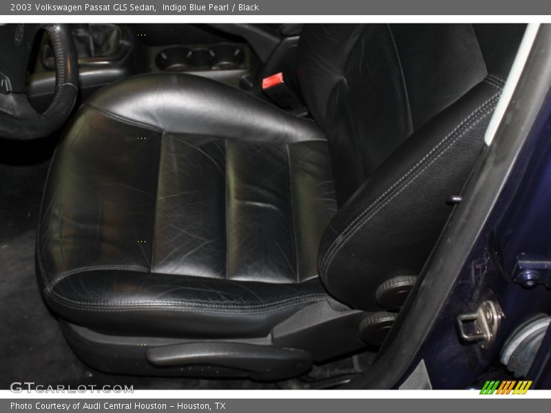 Indigo Blue Pearl / Black 2003 Volkswagen Passat GLS Sedan