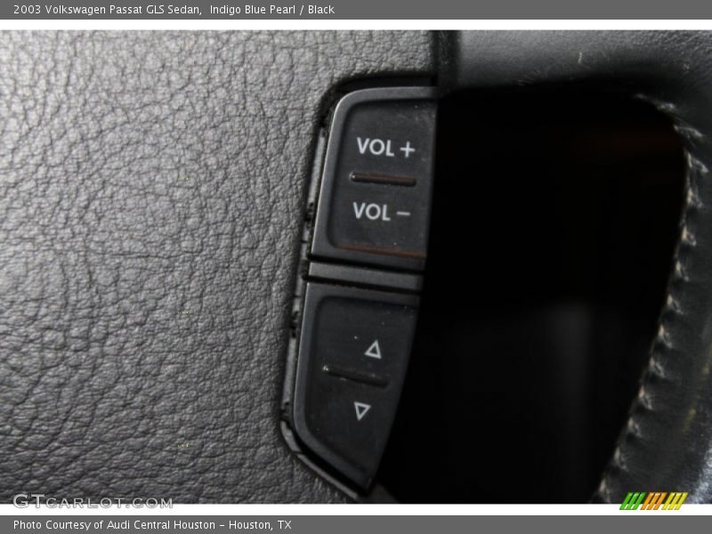 Indigo Blue Pearl / Black 2003 Volkswagen Passat GLS Sedan
