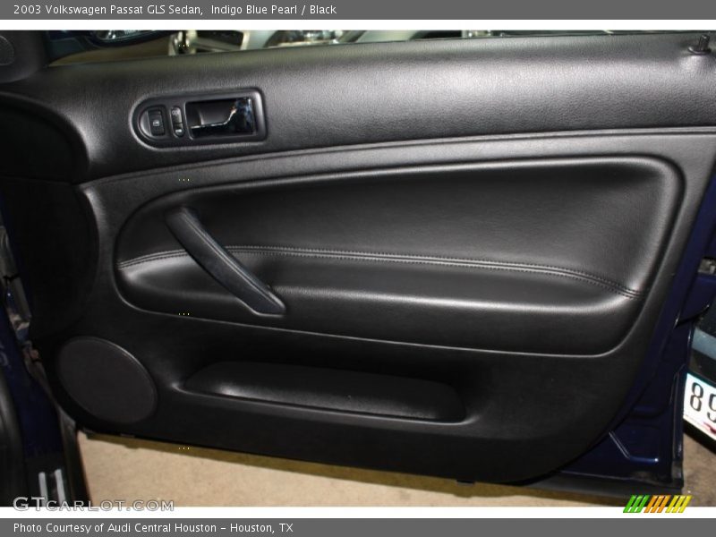Indigo Blue Pearl / Black 2003 Volkswagen Passat GLS Sedan